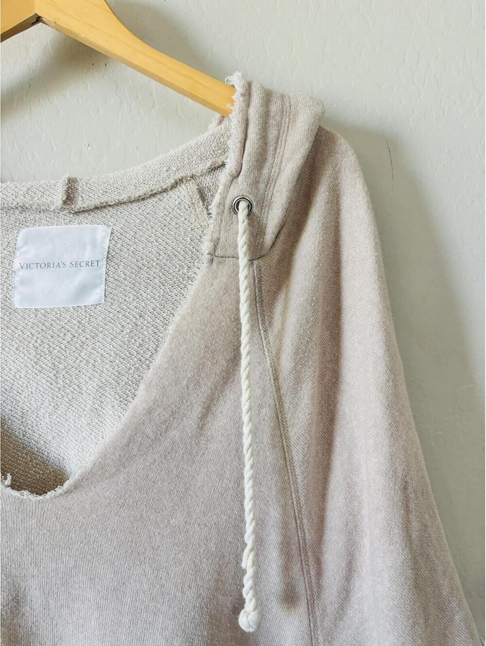 Victoria’s Secret NWOT oversized Terry sweatshirt cape - Picture 6 of 9